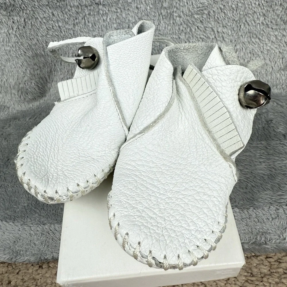 Minnetonka White Moccasins PaPoo Shu Deer Leather Bells‎ Infant Sz 2 Shoes 1980s